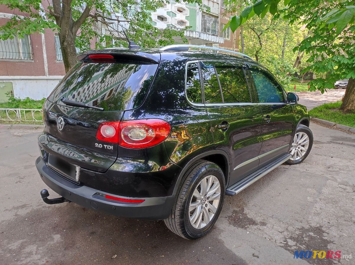 2009' Volkswagen Tiguan photo #3