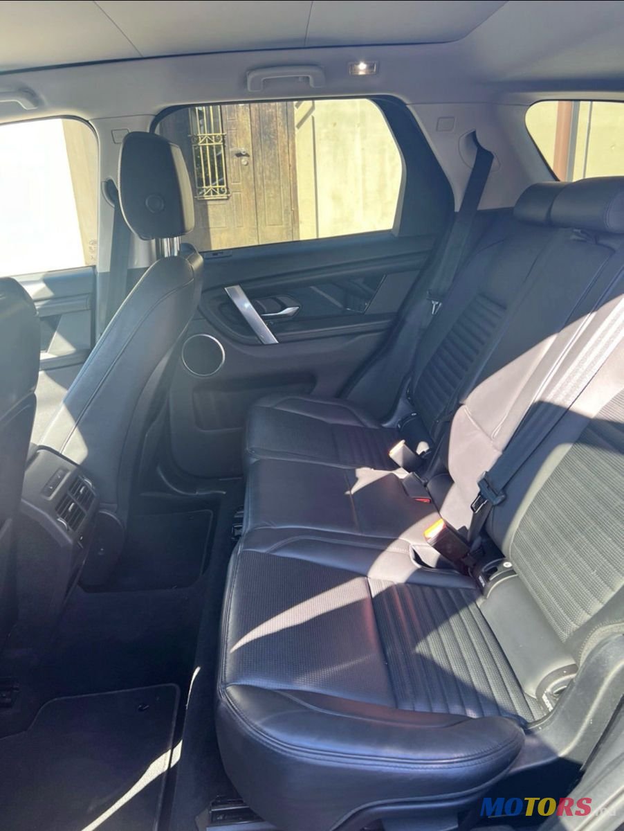 2020' Land Rover Discovery Sport photo #5
