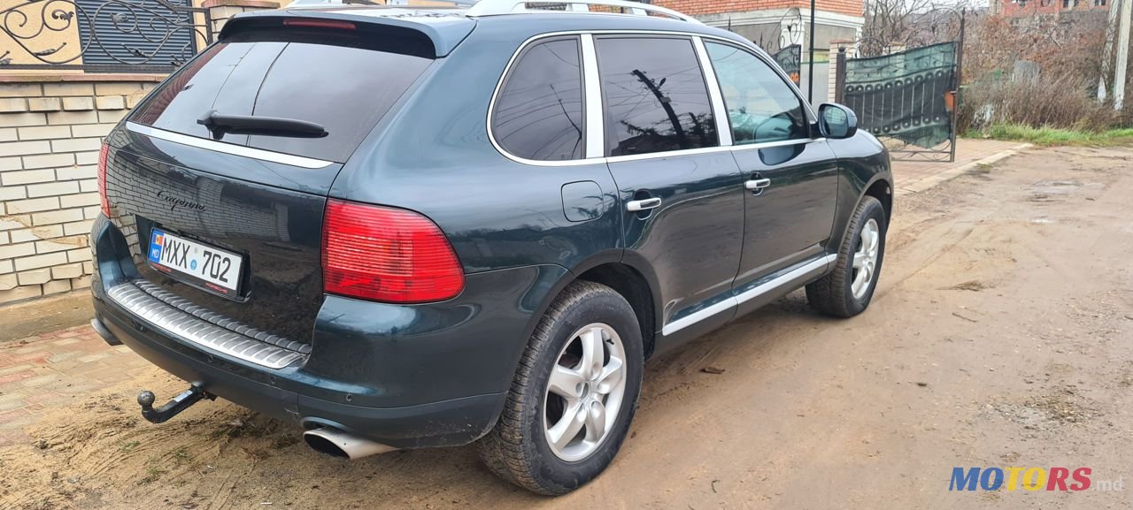 2005' Porsche Cayenne photo #3