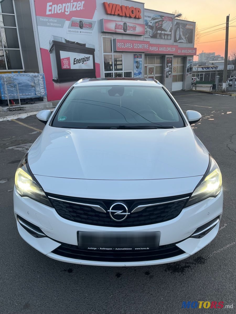 2020' Opel Astra photo #2