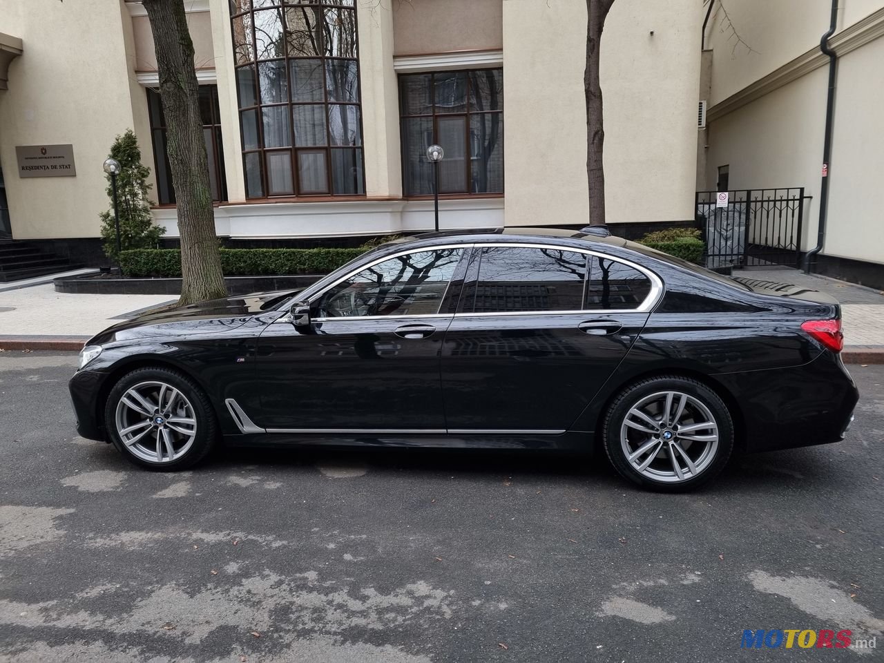 2016' BMW 7 Series photo #4