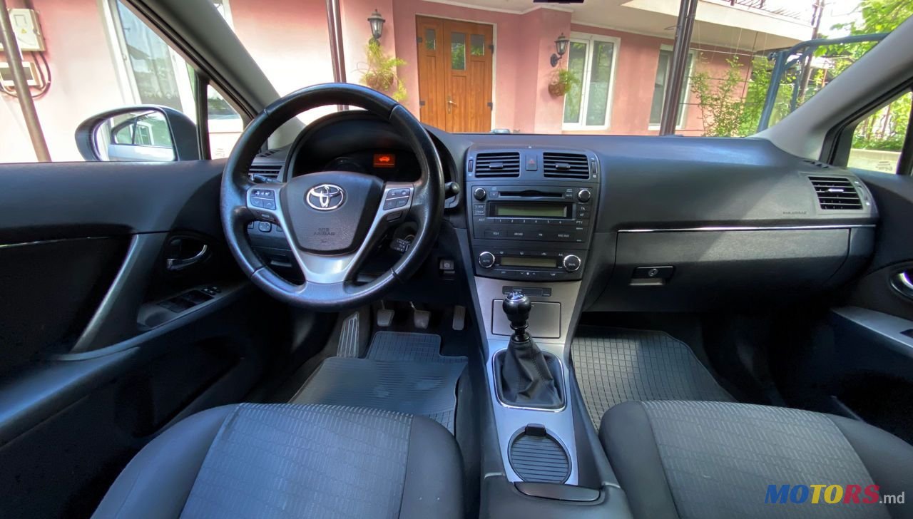 2009' Toyota Avensis photo #6