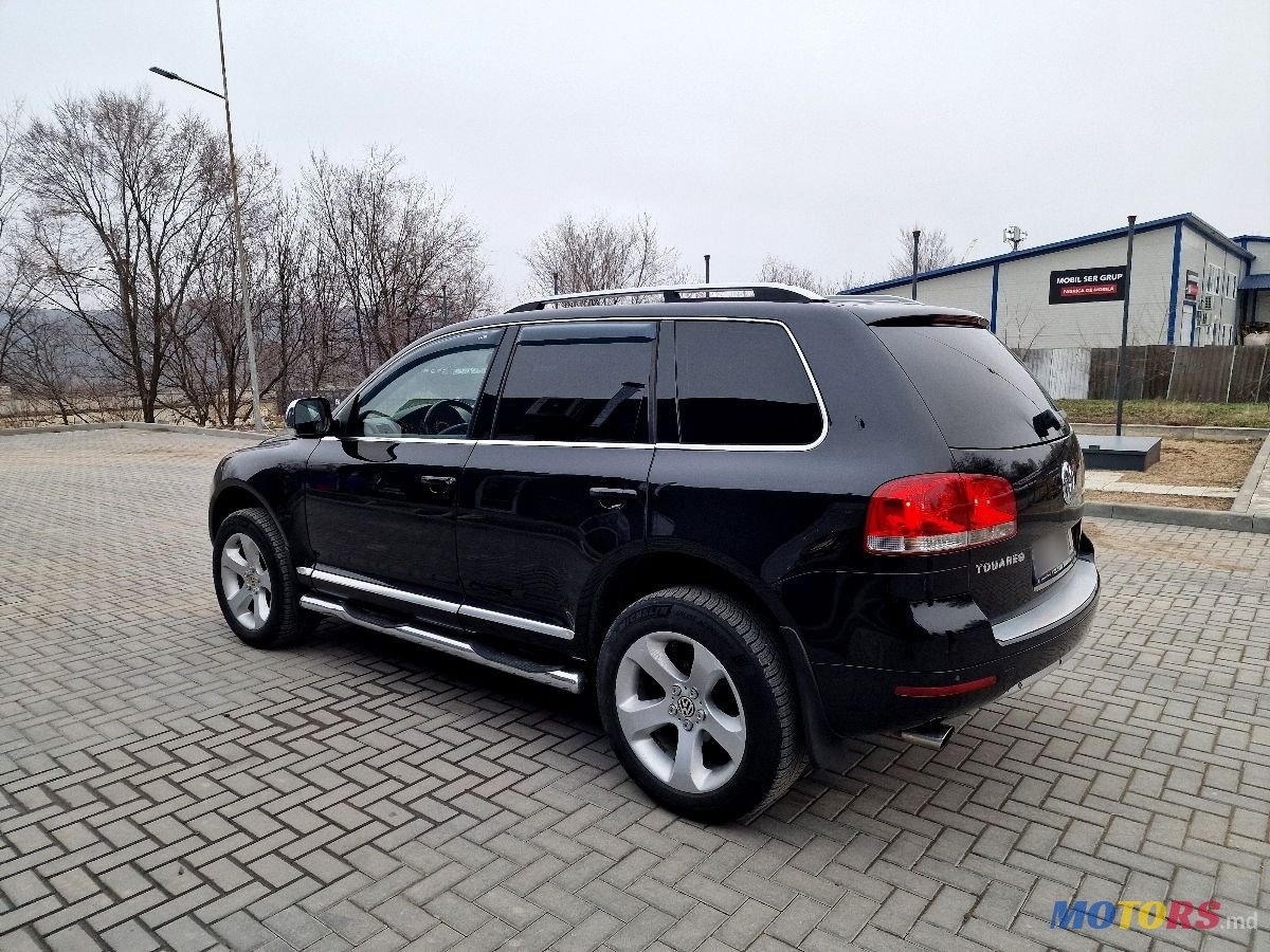 2007' Volkswagen Touareg photo #4
