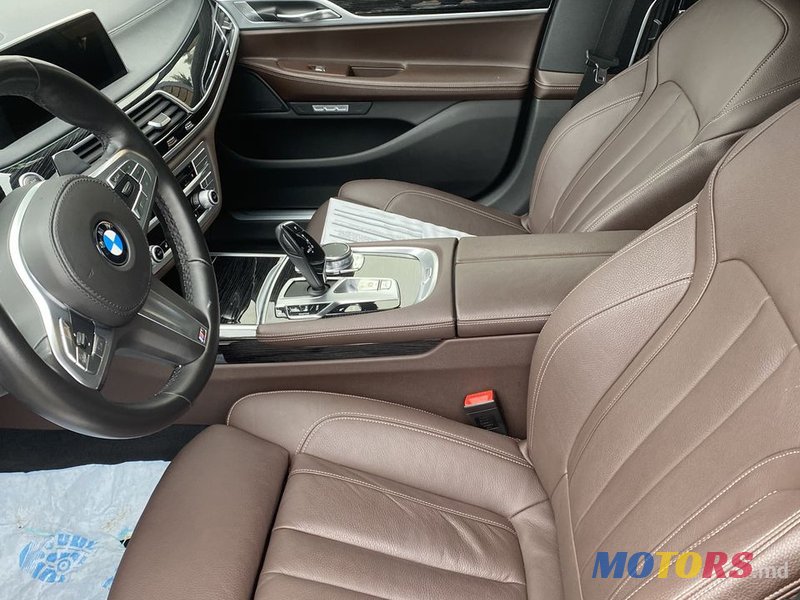 2018' BMW 7 Series photo #5