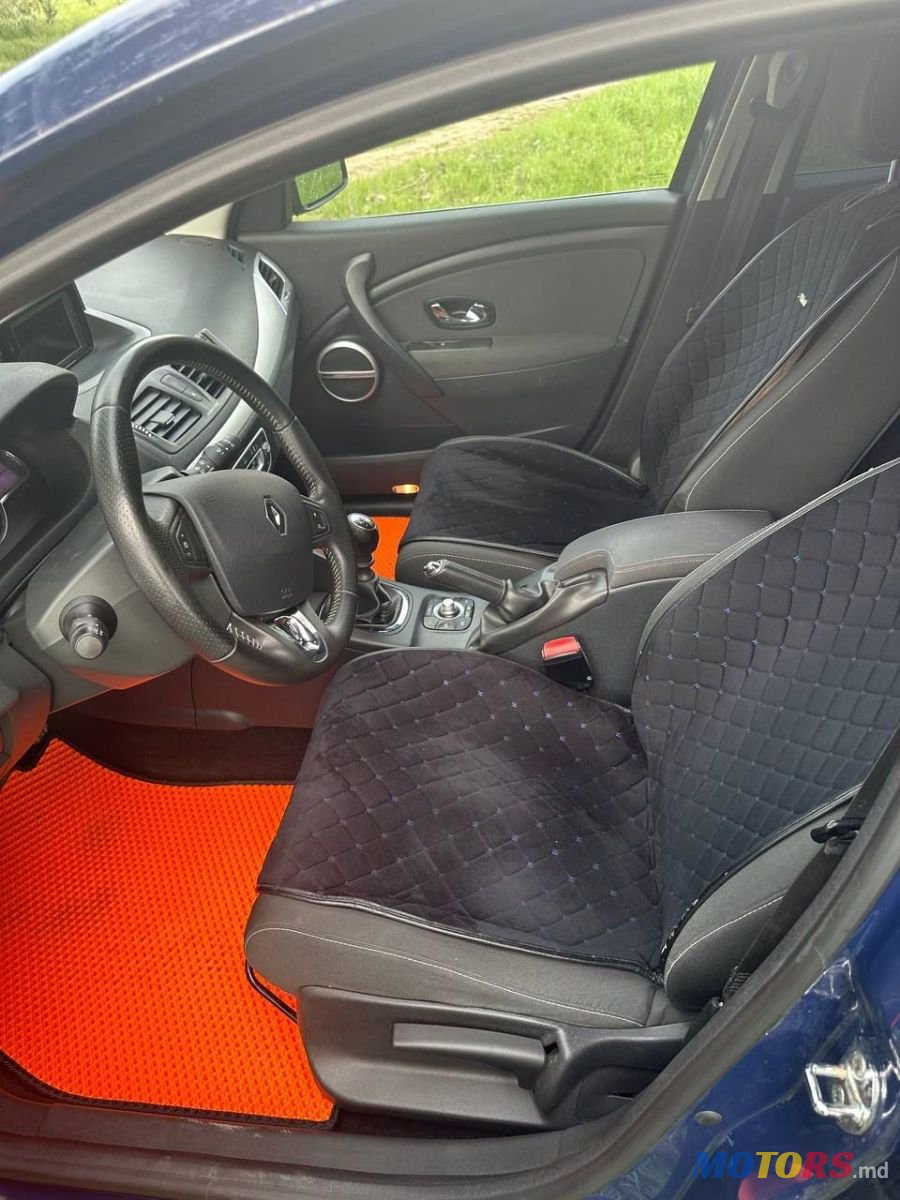 2013' Renault Megane photo #1