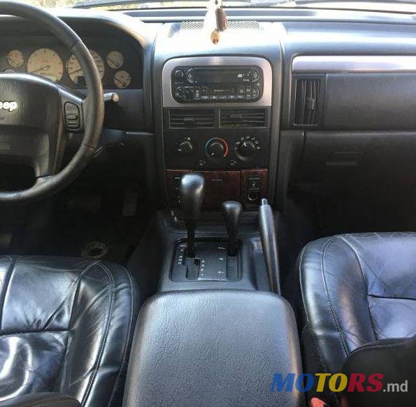 2002' Jeep Grand Cherokee photo #1