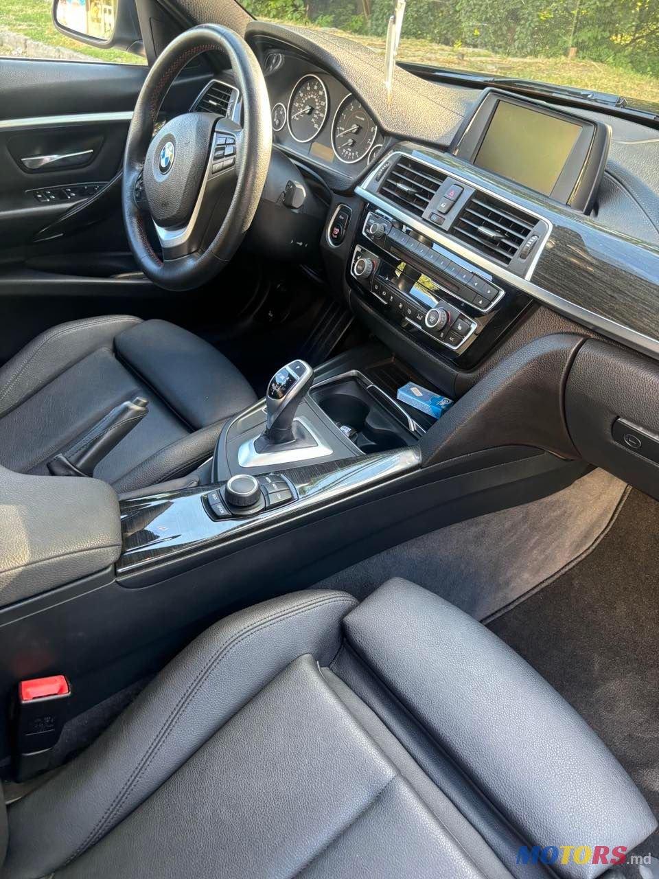 2017' BMW 3 Series photo #2