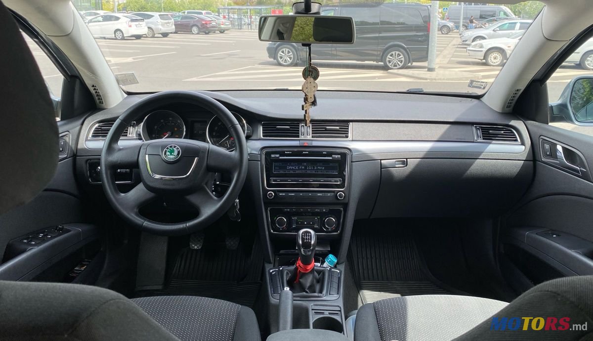 2012' Skoda Superb photo #6