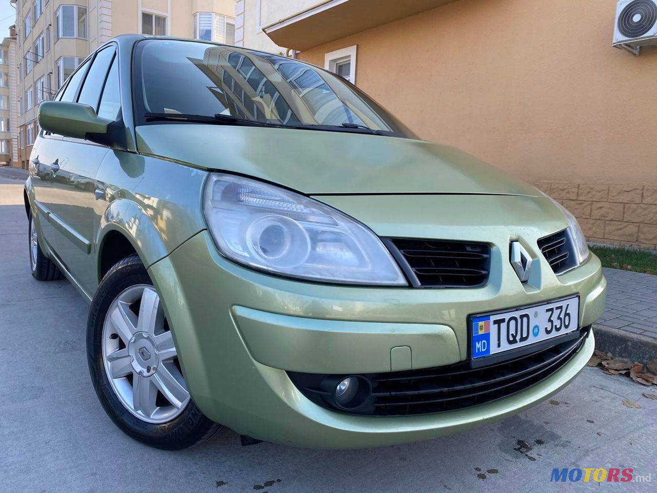 2007' Renault Grand Scenic photo #1