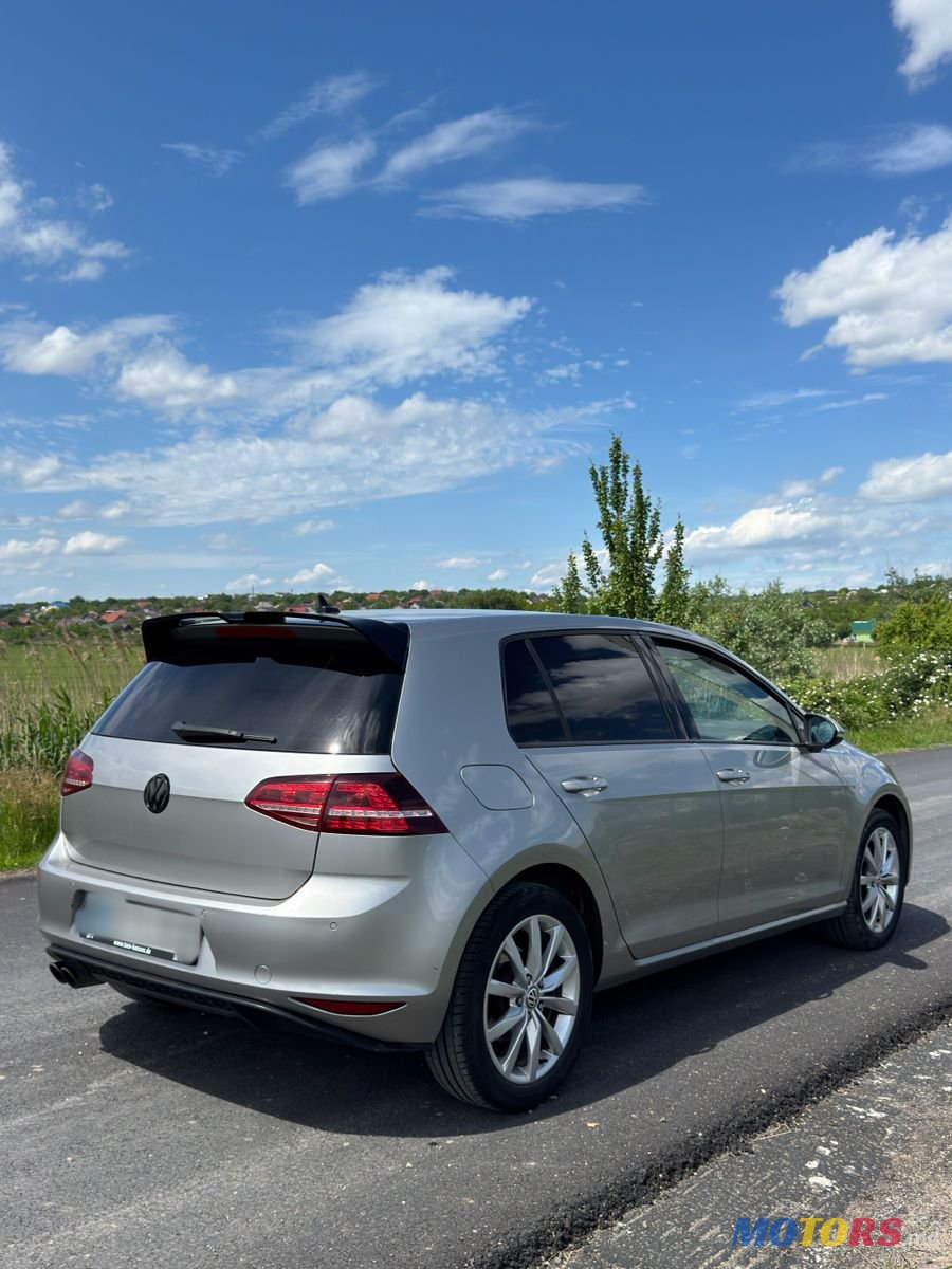 2015' Volkswagen Golf photo #2