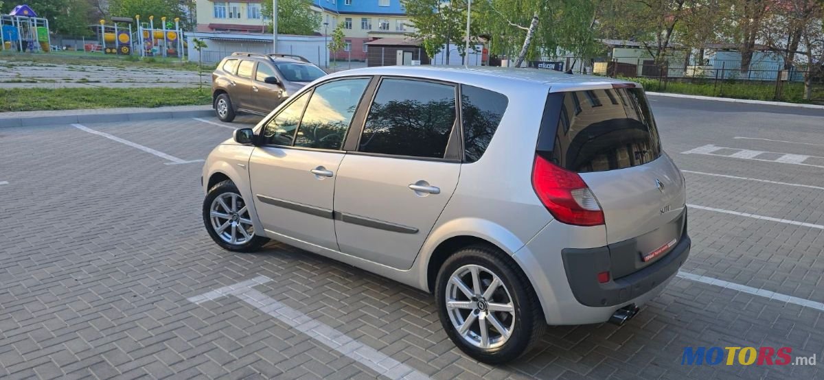 2008' Renault Scenic photo #3