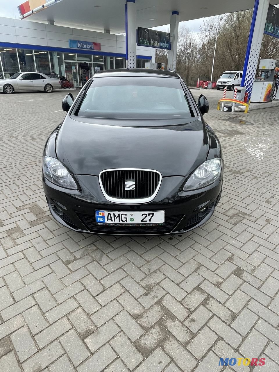 2011' SEAT Leon photo #5