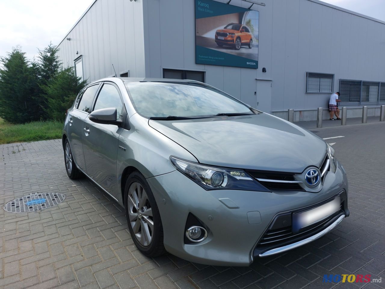 2013' Toyota Auris photo #1