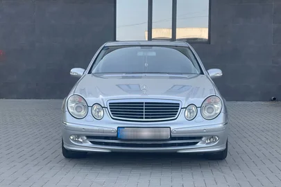 2004' Mercedes-Benz E-Class