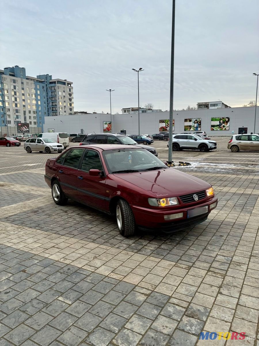 1995' Volkswagen Passat photo #2