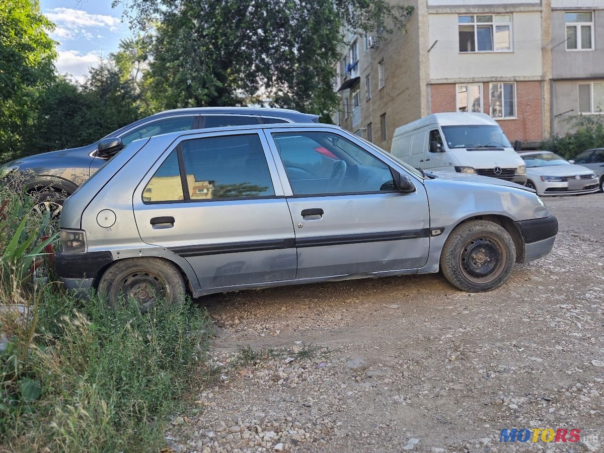 2001' Citroen Saxo photo #2