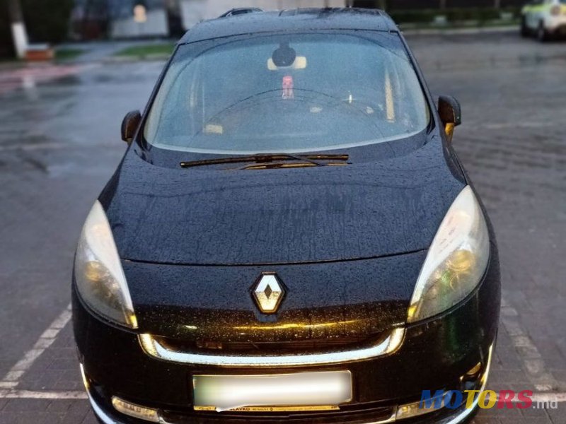 2012' Renault Grand Scenic photo #2