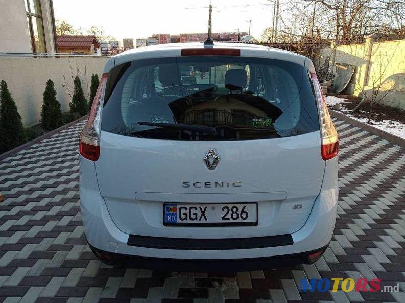 2011' Renault Grand Scenic photo #4