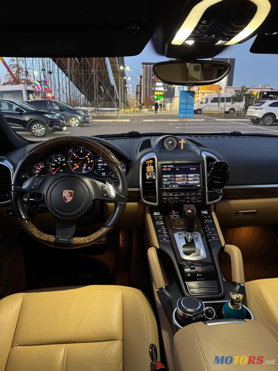 2014' Porsche Cayenne photo #6