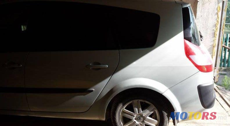 2005' Renault Grand Scenic photo #1