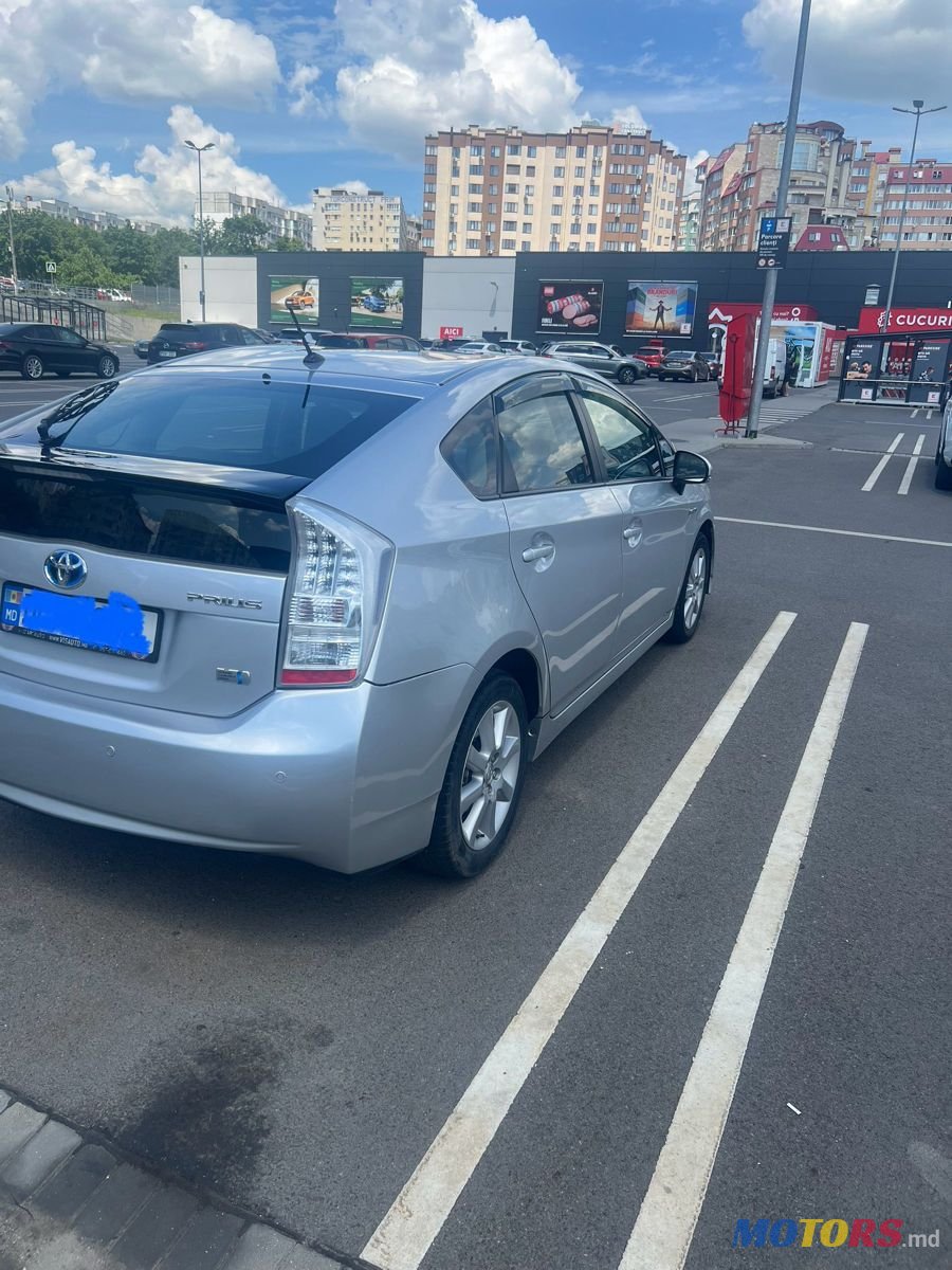 2010' Toyota Prius photo #5