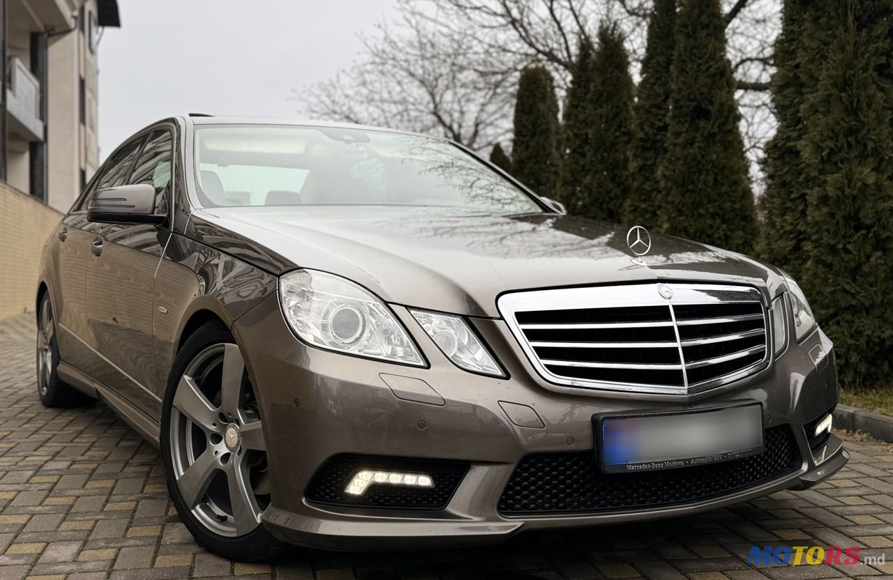 2010' Mercedes-Benz E-Class photo #3