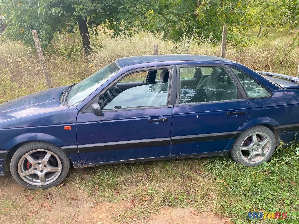 1993' Volkswagen Passat photo #1