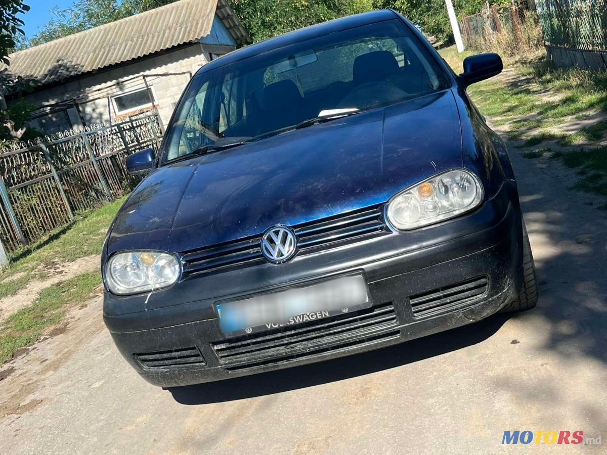 2002' Volkswagen Golf photo #1