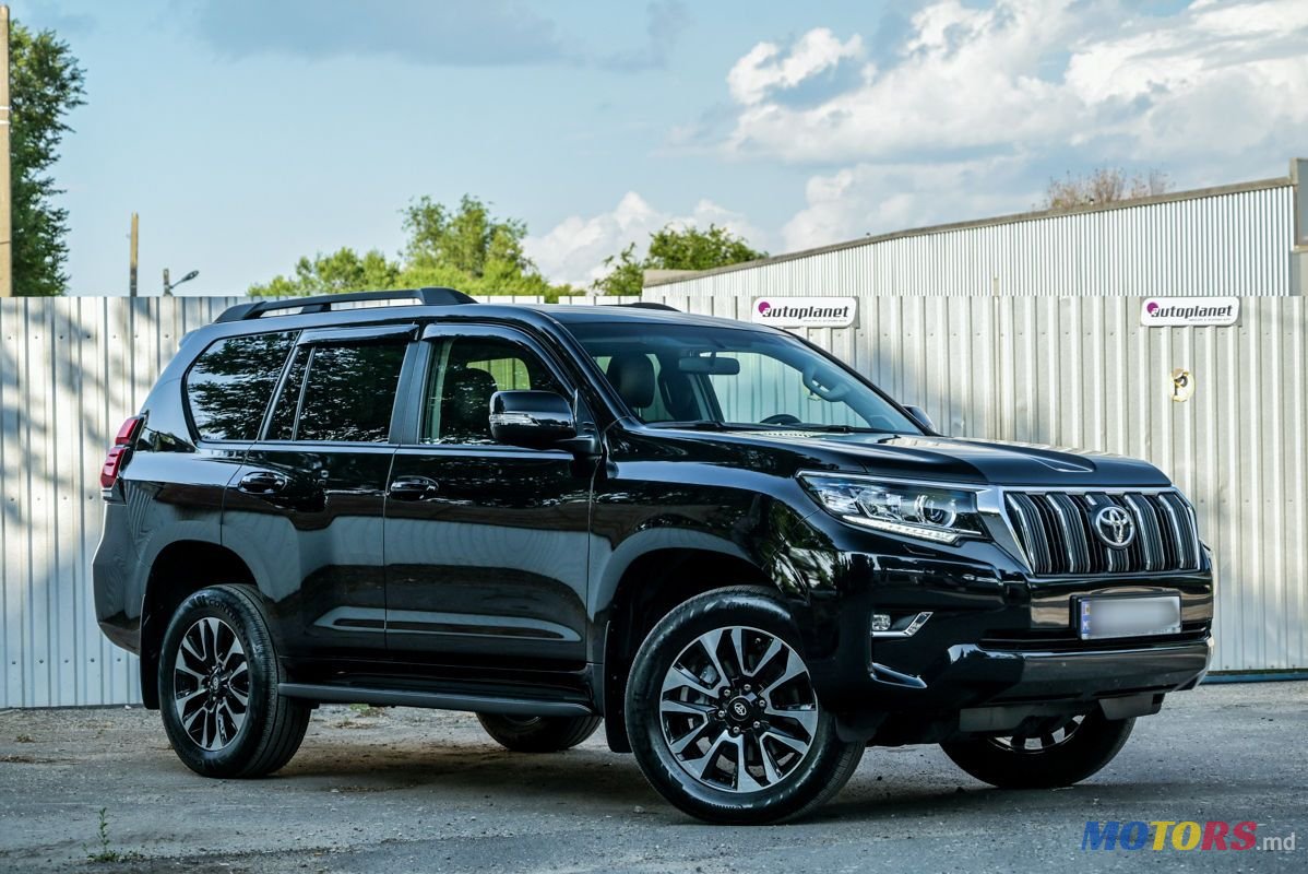 2023' Toyota Land Cruiser Prado photo #1