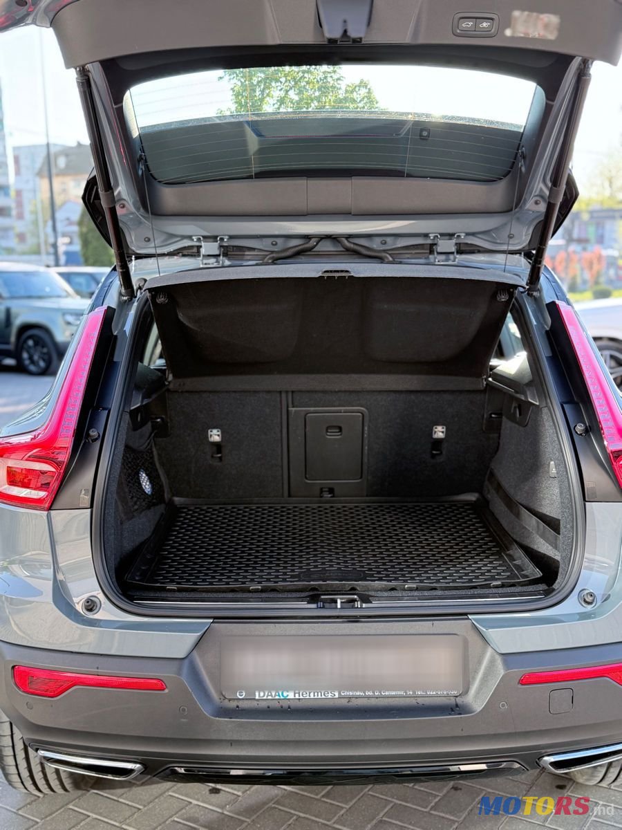 2019' Volvo XC40 photo #5