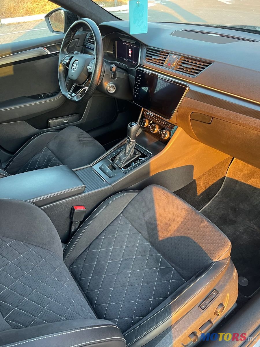 2020' Skoda Superb photo #6