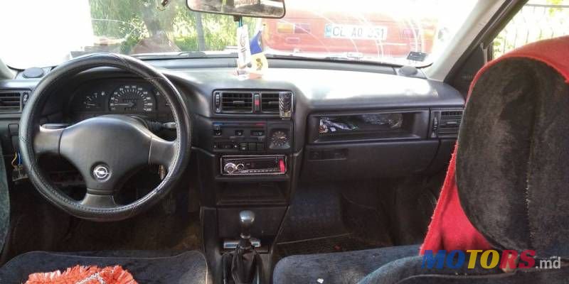 1992' Opel Vectra photo #5