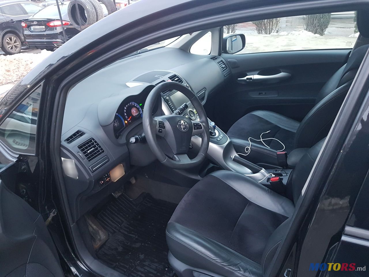 2011' Toyota Auris photo #6