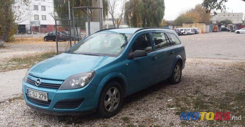 2005' Opel Astra photo #1
