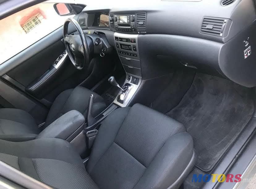 2005' Toyota Corolla photo #2