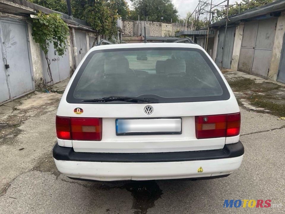 1994' Volkswagen Passat photo #5
