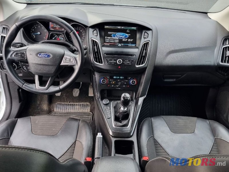 2015' Ford Focus photo #5