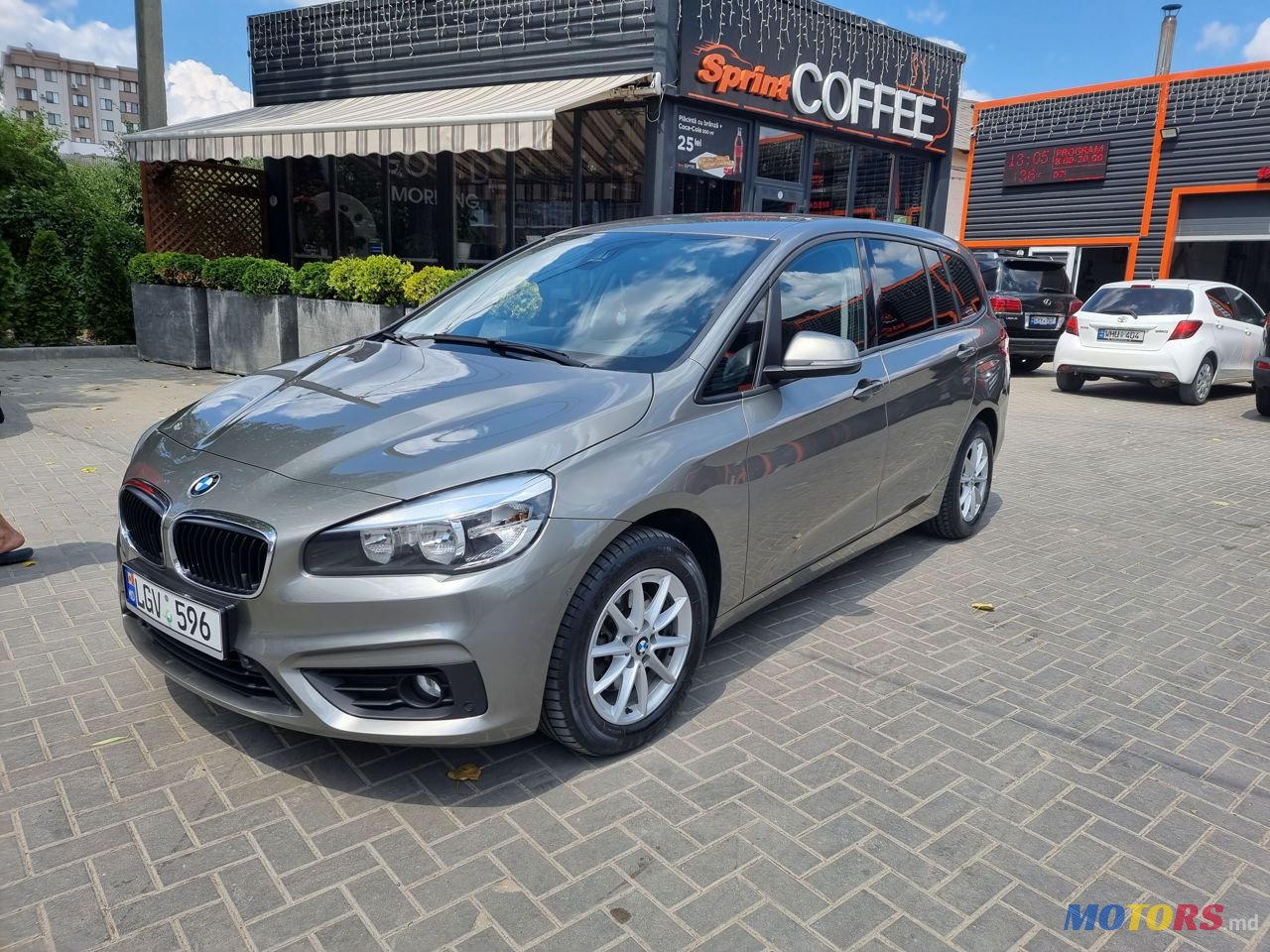 2016' BMW 216 Gran Tourer photo #1