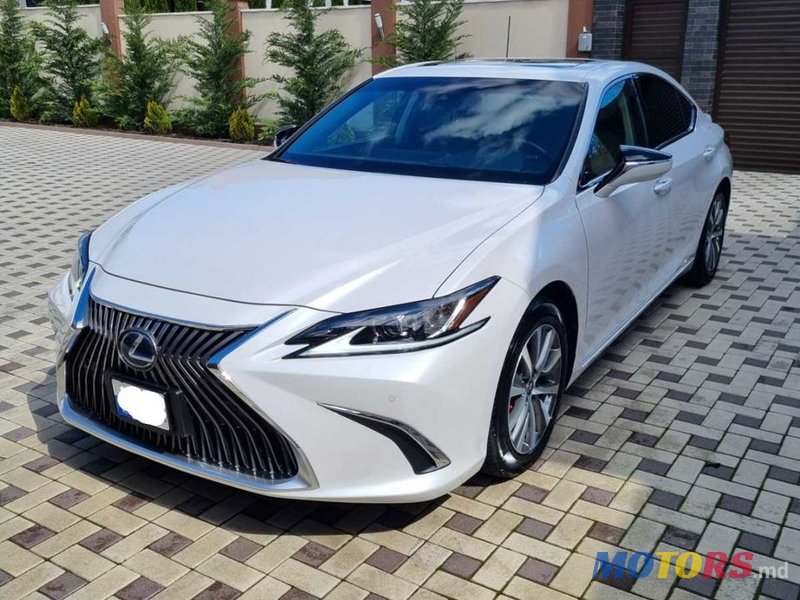 2020' Lexus Es Series photo #1
