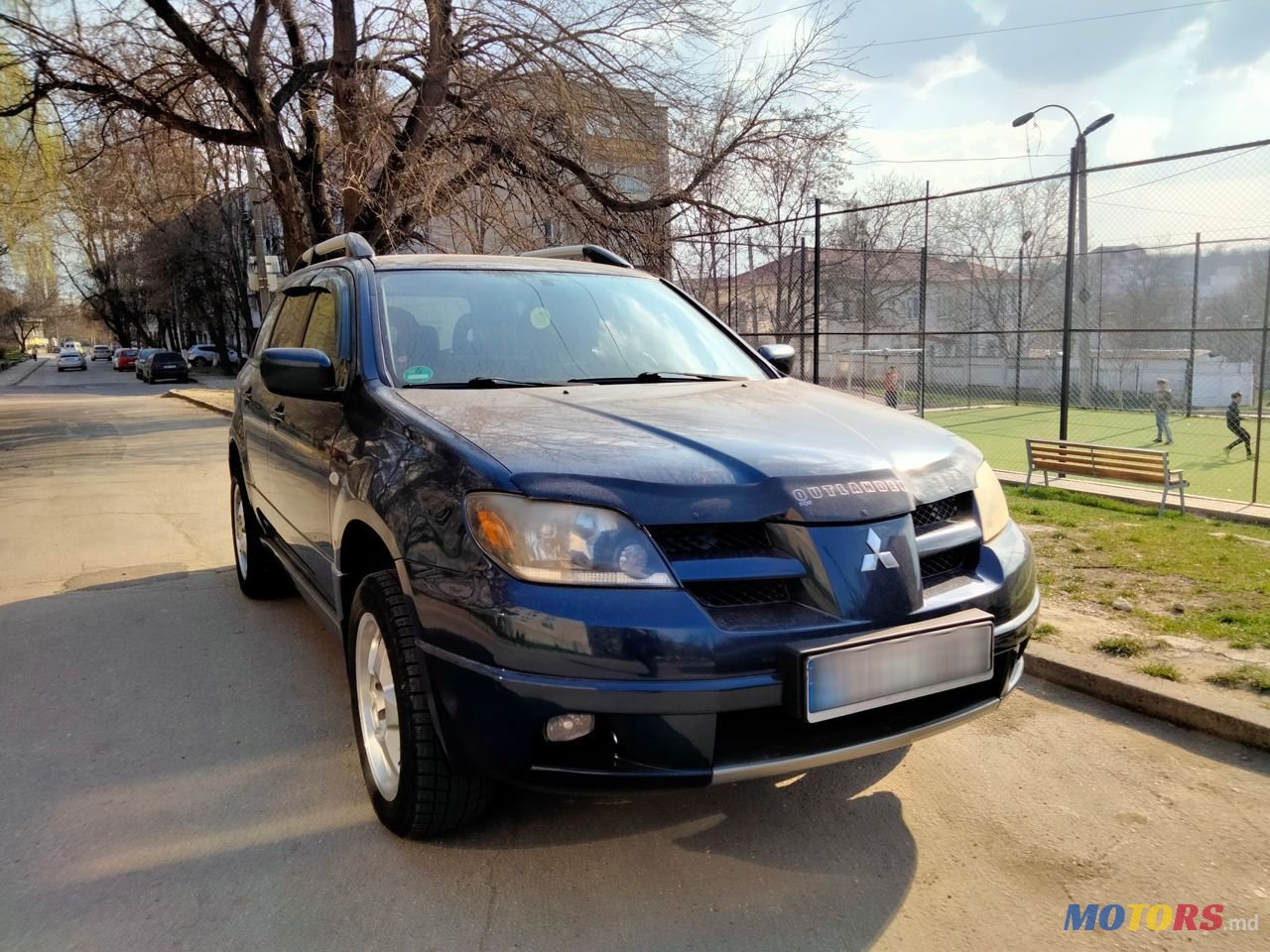 2005' Mitsubishi Outlander photo #2