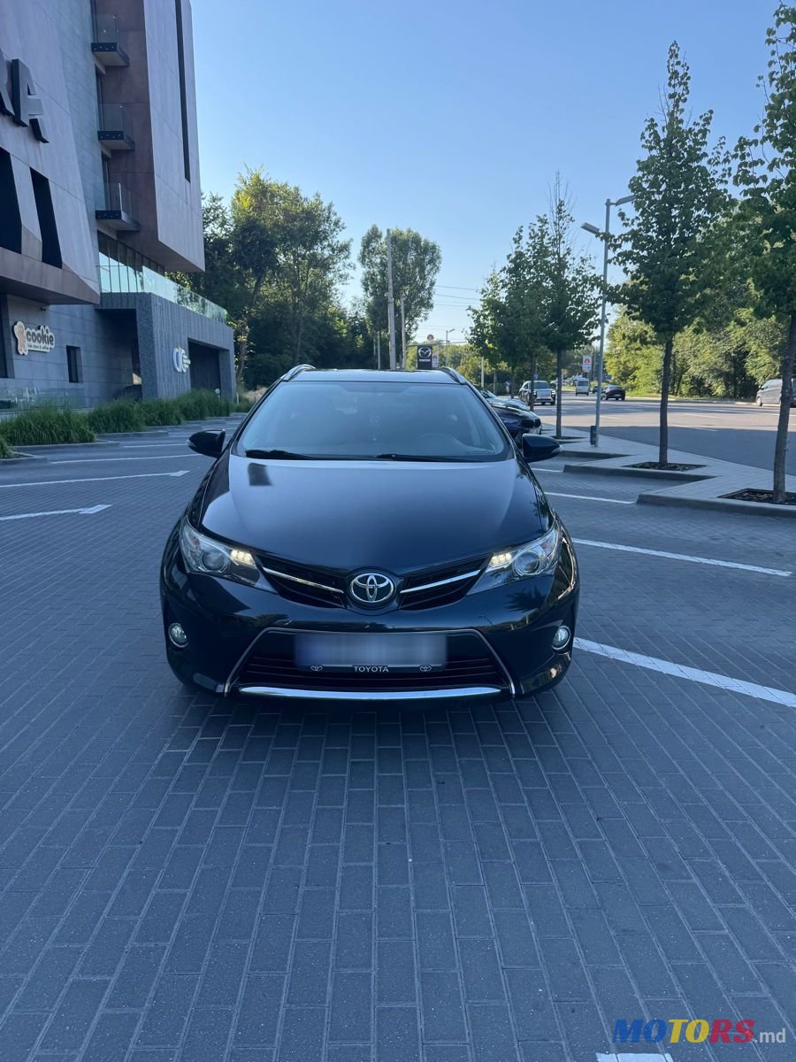 2015' Toyota Auris photo #1