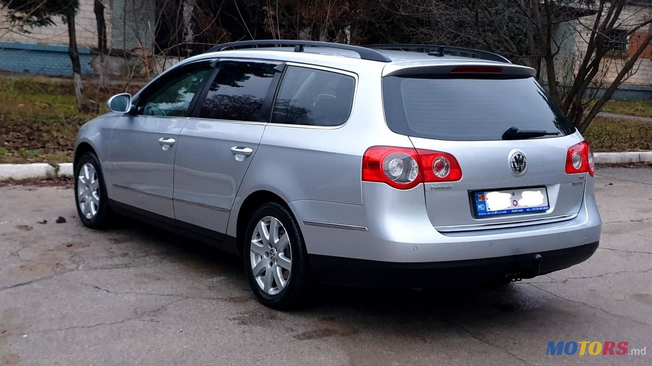 2009' Volkswagen Passat photo #6