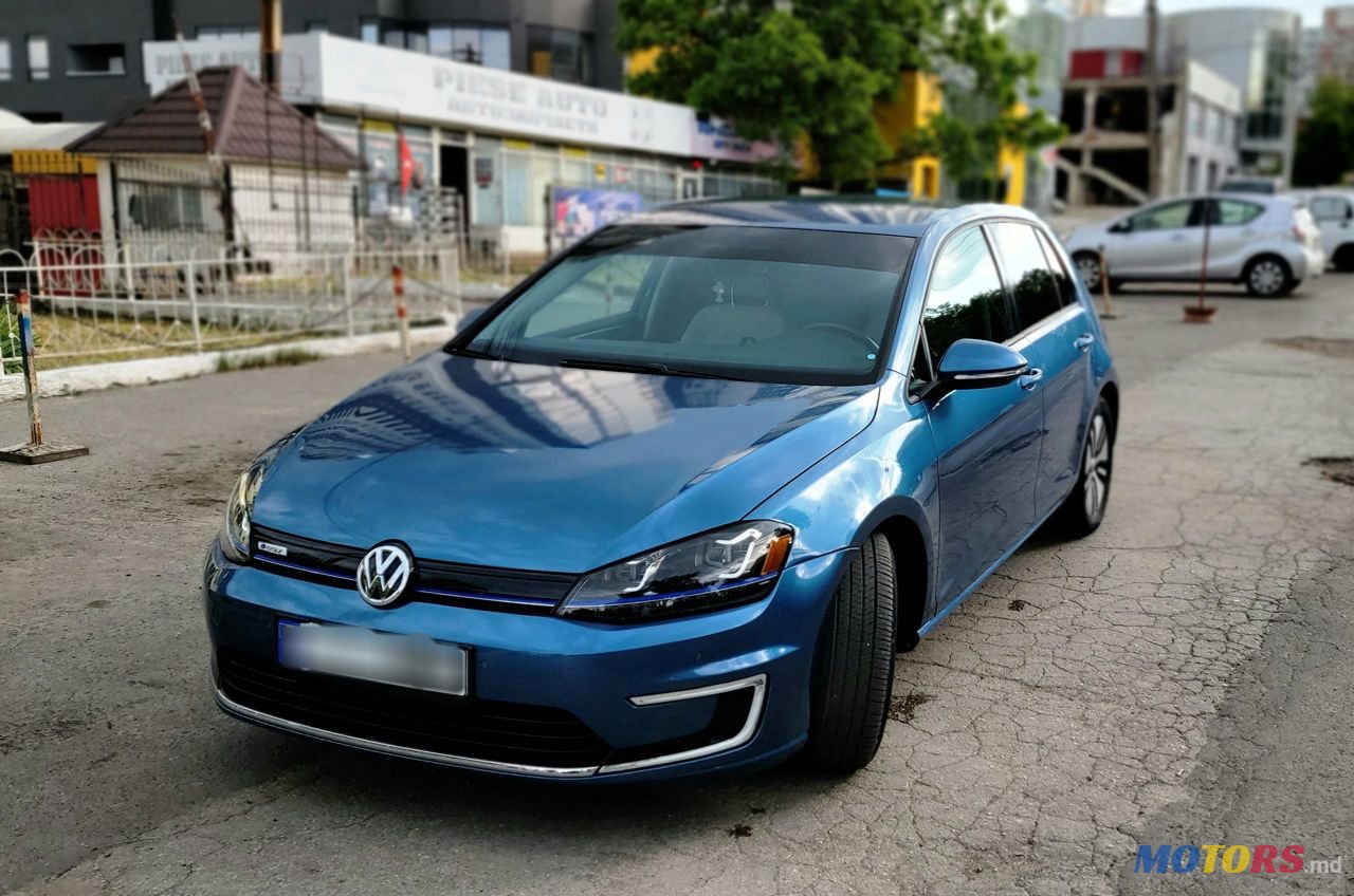 2014' Volkswagen Golf photo #2