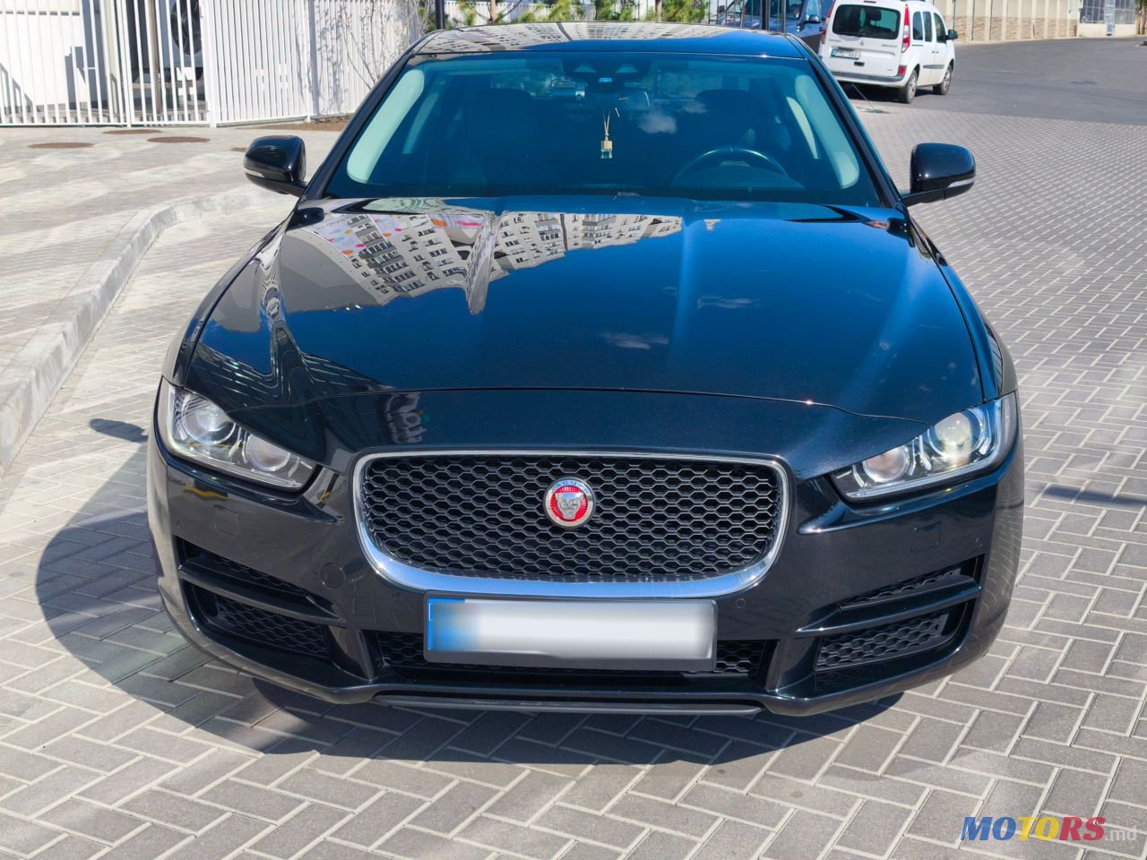 2016' Jaguar XE photo #2