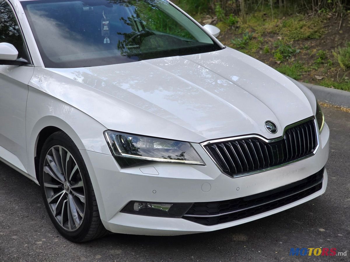 2019' Skoda Superb photo #5