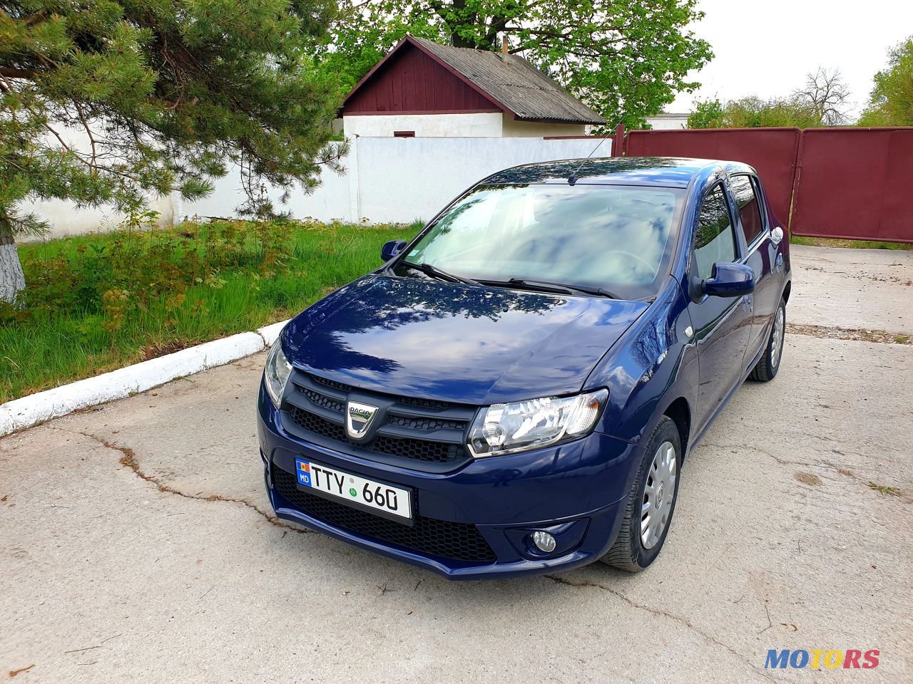 2014' Dacia Sandero photo #2