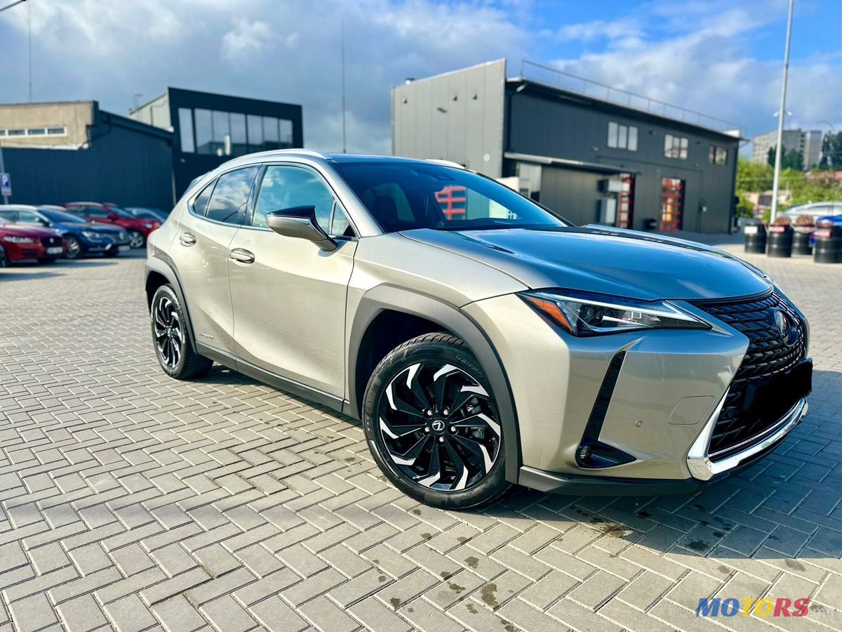 2021' Lexus UX photo #1