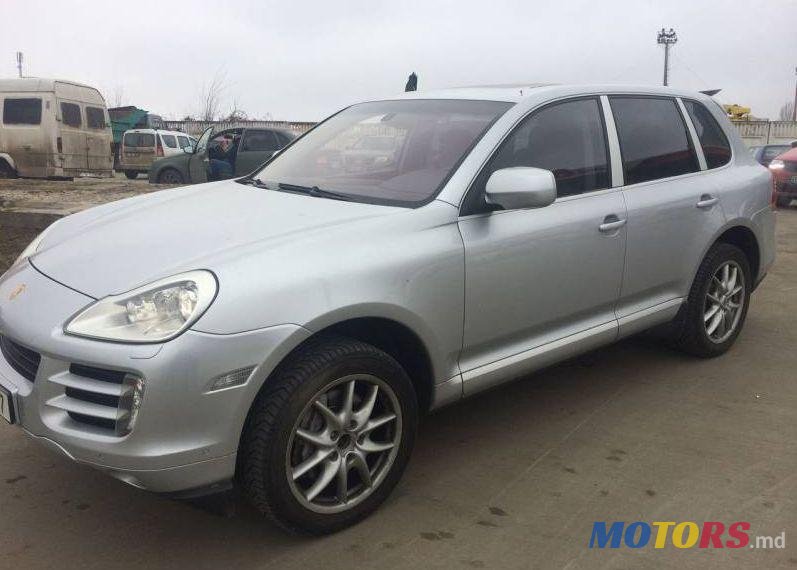 2007' Porsche Cayenne photo #1