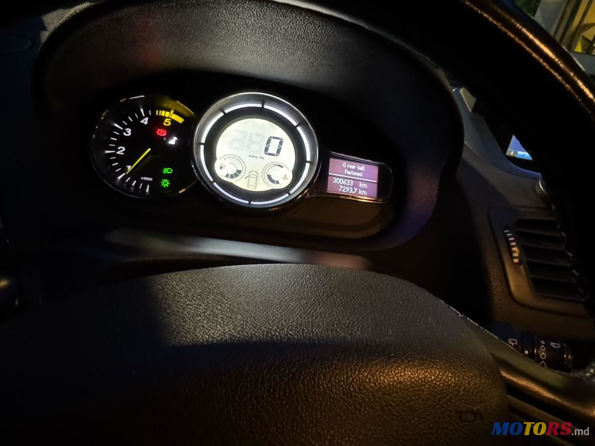 2010' Renault Megane photo #6