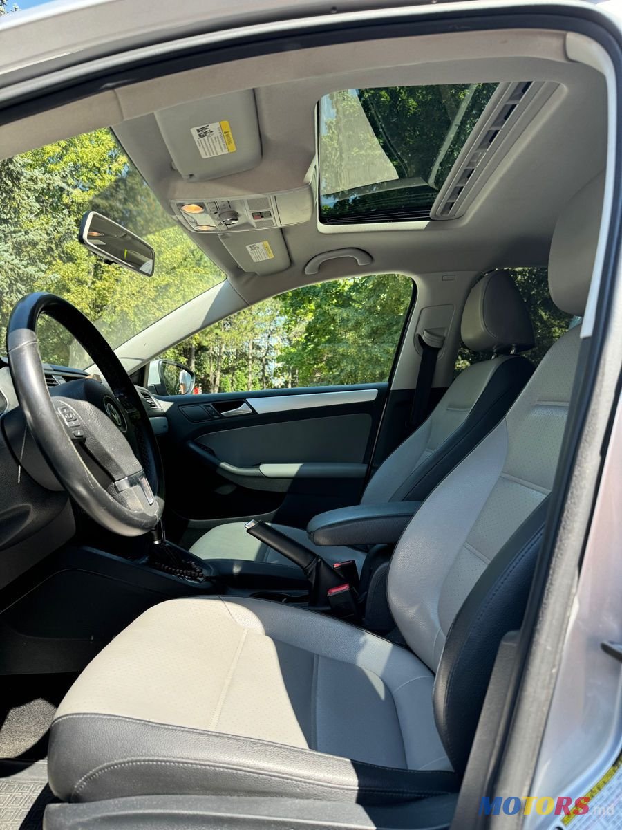 2013' Volkswagen Jetta photo #5